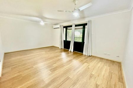 Neat & Tidy Two Bedroom Villa - Photo 4