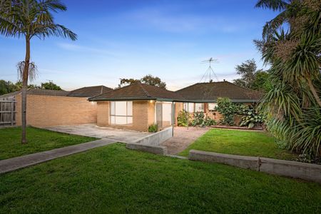 Charming Three-Bedroom Home in Prime Ashwood Location - Photo 2