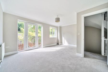 4 bedroom terraced house to rent - Photo 3