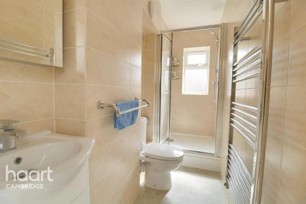 1 bedroom in a house share to rent - Photo 1