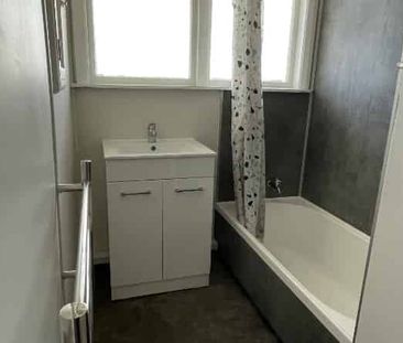 Close to Town - Photo 5