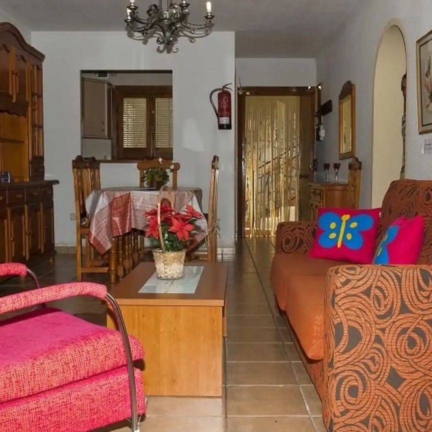 Casa adosada de alquiler en Calle Lambda, Velilla - Velilla Taramay - Photo 1