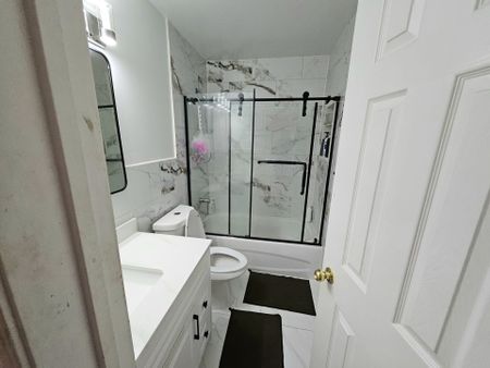 For Lease - 72 Niagara Drive, Oshawa, Ontario - Photo 5