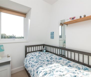 76 Claremont Road, Surbiton, Surrey, KT6 flat to rent - Photo 6