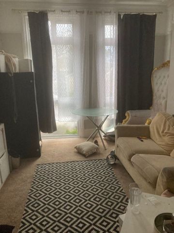 Room in a Shared Flat, Inchmery Road, SE6 - Photo 3