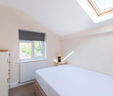1 bedroom in a house share to rent - Photo 4