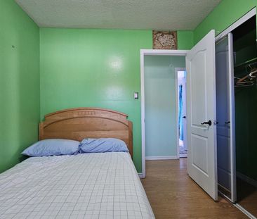 For Lease - 44 Loradeen Crescent Unit# Main, Toronto, Ontario - Photo 4