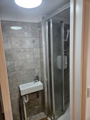 Studio Flat, Pasteur Gardens, N18 - Photo 1