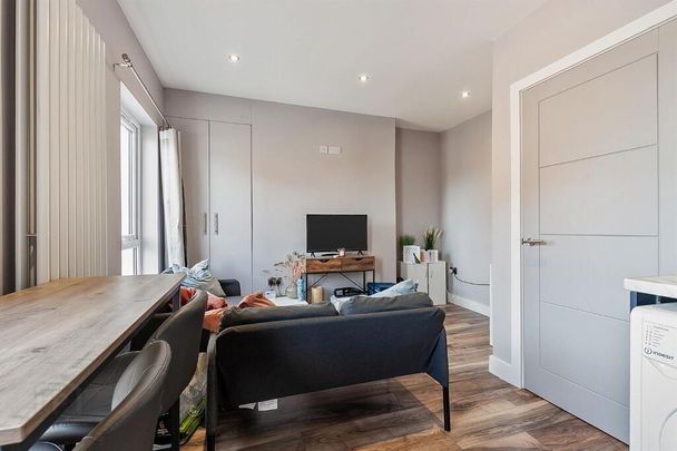 Apartment 3 153 Albertbridge Road, Belfast, BT5 4PS - Photo 1