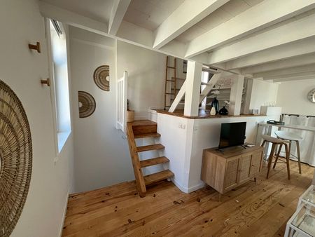 T1 bis en duplex de 29.24 m² meublé rénové, Rue de Condé réf 1556-3 - Photo 3