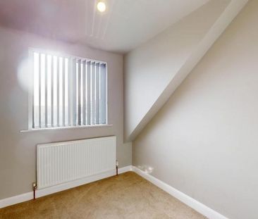 3 bedroom semi-detached house to rent - Photo 6