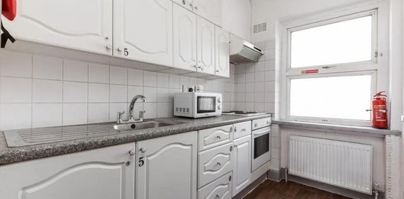 1 bedroom in a flat share to rent - Photo 2