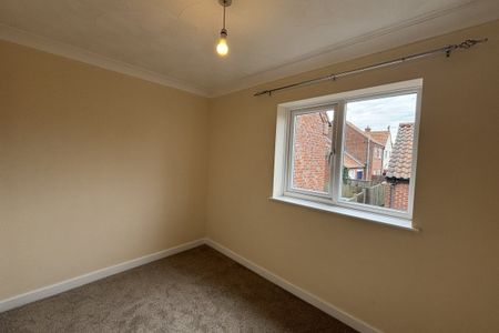 High Street - Photo 3