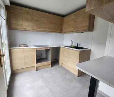 À louer – Superbe T3 rénové au cœur du Vieux Lille - Photo 4