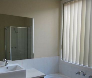 2/6 Horseshoe Circuit, Truganina VIC, Belconnen - Photo 4