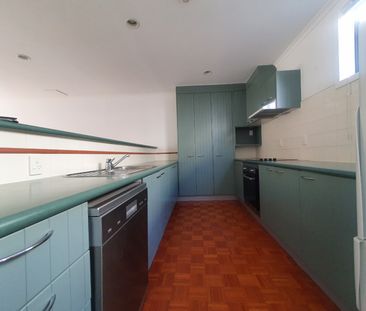 Two Bedroom with Two carparks! - Photo 6