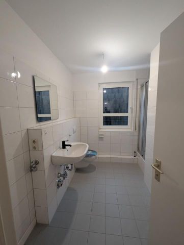 Praktische Singlewohnung im Souterrain* Auf Wunsch mit Stellplatz - Photo 2