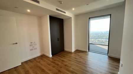 One Thames Quay, 222 Marsh Wall, London, E14 9PH - Photo 4