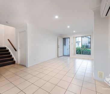 Spacious Three-Bedroom Townhouse with Pool Access in Algester - Photo 6