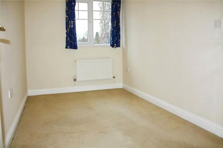 3 bedroom end of terrace house to rent - Photo 3