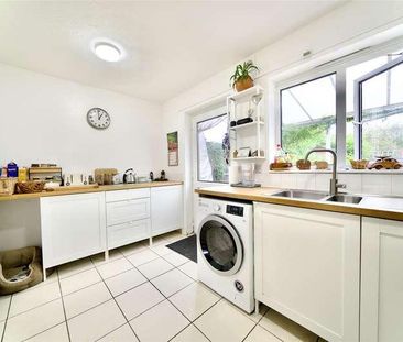 Douglas Road, Weymouth, DT4 - Photo 2