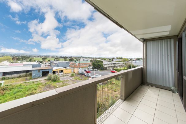 Two bedrooms apartment in Central Avondale - Photo 1