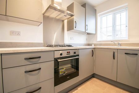 2 bedroom semi-detached house to rent - Photo 4