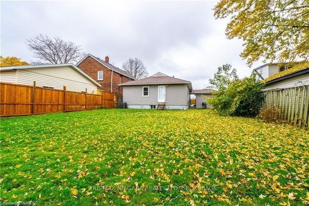 For Lease - 7121 Dorchester Road Unit# MAIN, Niagara Falls, Ontario - Photo 1