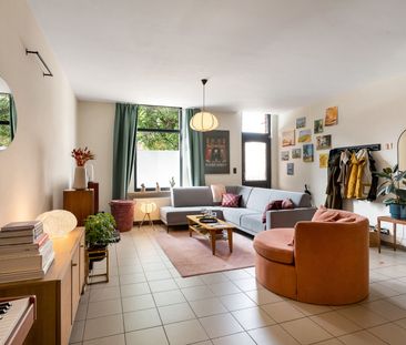 Gerenoveerde gezinswoning met 3 slaapkamers - Photo 1