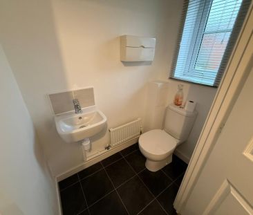 2 bedroom semi-detached house to rent - Photo 6