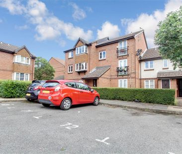 3 bed flat to rent in Knowles Close, West Drayton, UB7 - Photo 5