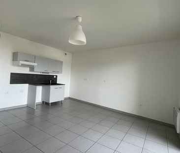 Location Appartement 3 pièces 70m² LA ROCHE SUR YON 85000 - Photo 6