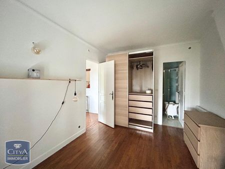 Location Appartement 2 pièces 51m² PARIS 19ème - Photo 2