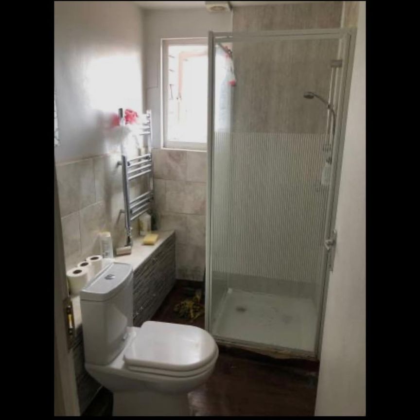 5 Bed Flat, Solent Rise, E13 - Photo 1