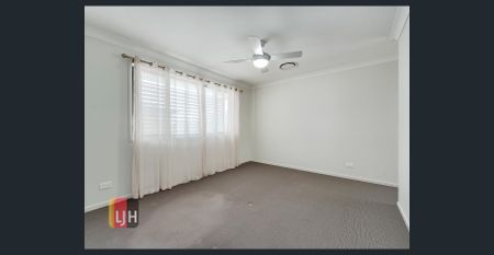 SPACIOUS AND AIR CONDITIONED 4 BEDROOM HOME - Photo 5