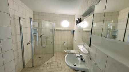 Barrierefreie 2-Zimmer Wohnung mit Einbauküche - Ideal für Senioren - Betreutes wohnen möglich - Photo 2