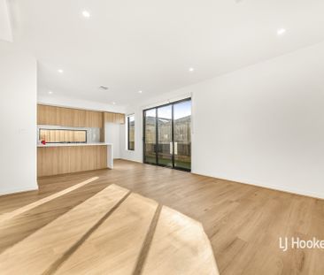 18 Taihu Road, Wyndham Vale VIC, Belconnen - Photo 3