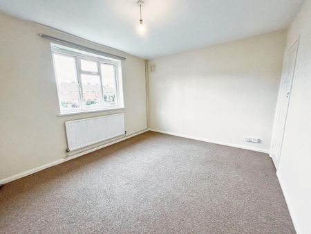 3 bedroom maisonette to rent - Photo 2