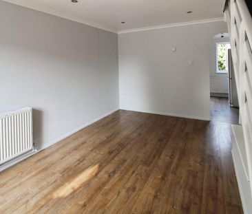 2 bedroom semi-detached house to rent - Photo 2