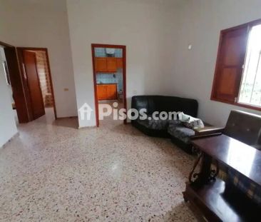 Chalet en alquiler en Tres Barrios-Trasmontaña - Photo 1