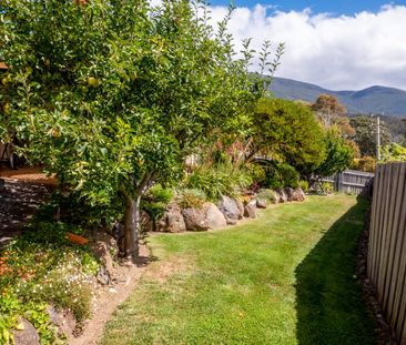 Charming Home in the Heart of Lenah Valley - Photo 4