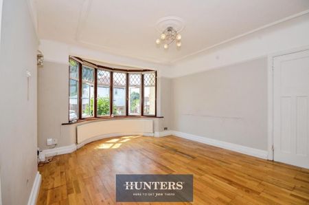 4 bedroom semi-detached house to rent - Photo 3