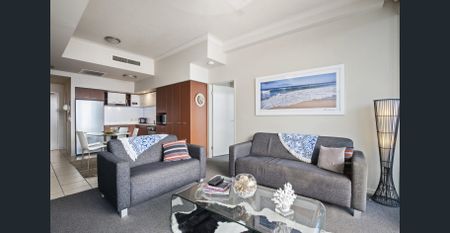 RESORT LIVING IN THE HEART OF SURFERS PARADISE! - Photo 3