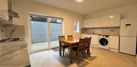 House share to rent - Photo 2
