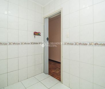 Apartamento com 2 quartos e 46m² para alugar em Passo da Areia, Por... - Photo 2