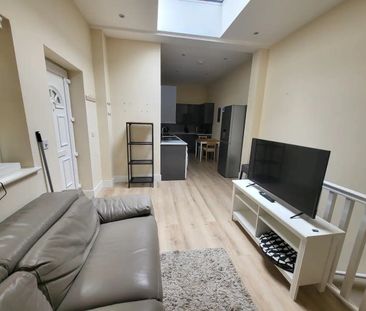 1 Bed Detached House, New Cross Road, SE14 - Photo 3