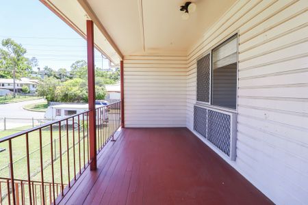 FULLY AIR-CONDITIONED COMFORT AT 28 WATTLE STREET! - Photo 4