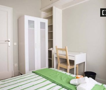 barcelona, Catalonia 08006 - Photo 3