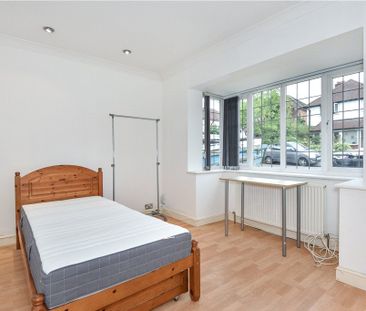 Ardmore Avenue, Guildford, Surrey, GU2 9NJ - Photo 3