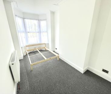 Room 1, 670 City Road, Manor, Sheffield, S2 - Photo 4